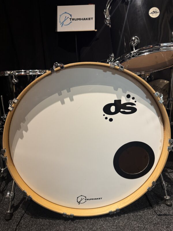 DS Drumsound Evo 2.0 i svart lack. 26x14, 13x11, 18x15" 8900kr - Bild 2