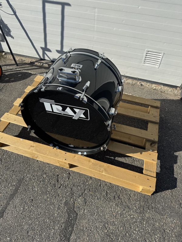 Trax 20”x14” svart 590kr