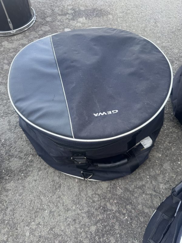 GEWA soft case 16”x16” 490kr