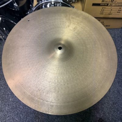 Zildjian A 17” Medium thin crash Vintage 70’s 1590kr